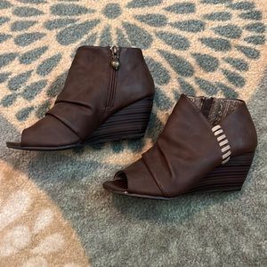 🌻Women’s Blowfish Open Toe Bootie sz. 7.5🌻